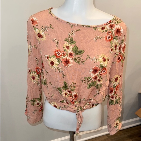 Active USA Small Cropped Pink Floral Tie Front Blouse - Picture 1 of 8